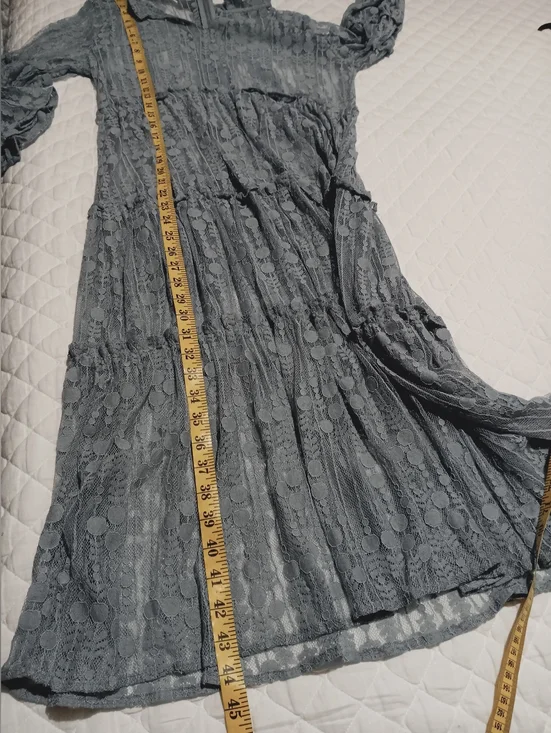 EUC Sundance Lihgt Gray Lace Dress Size M - Picture 10 of 12